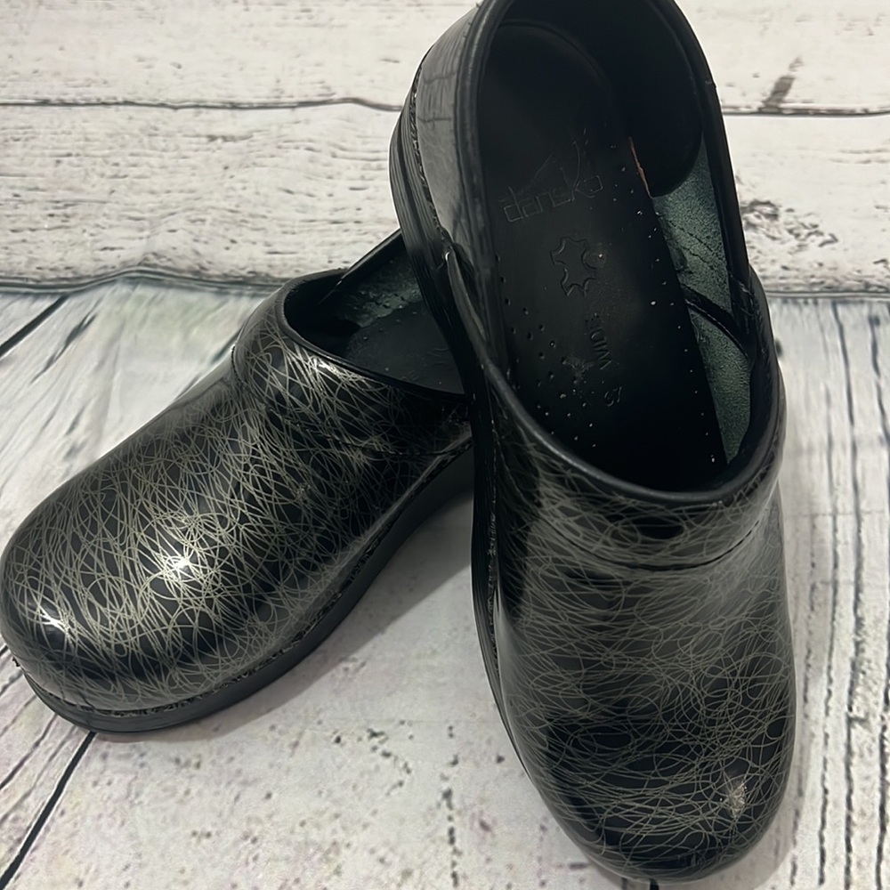 Dansko Gorgeous Like New Classic Clogs - image 2